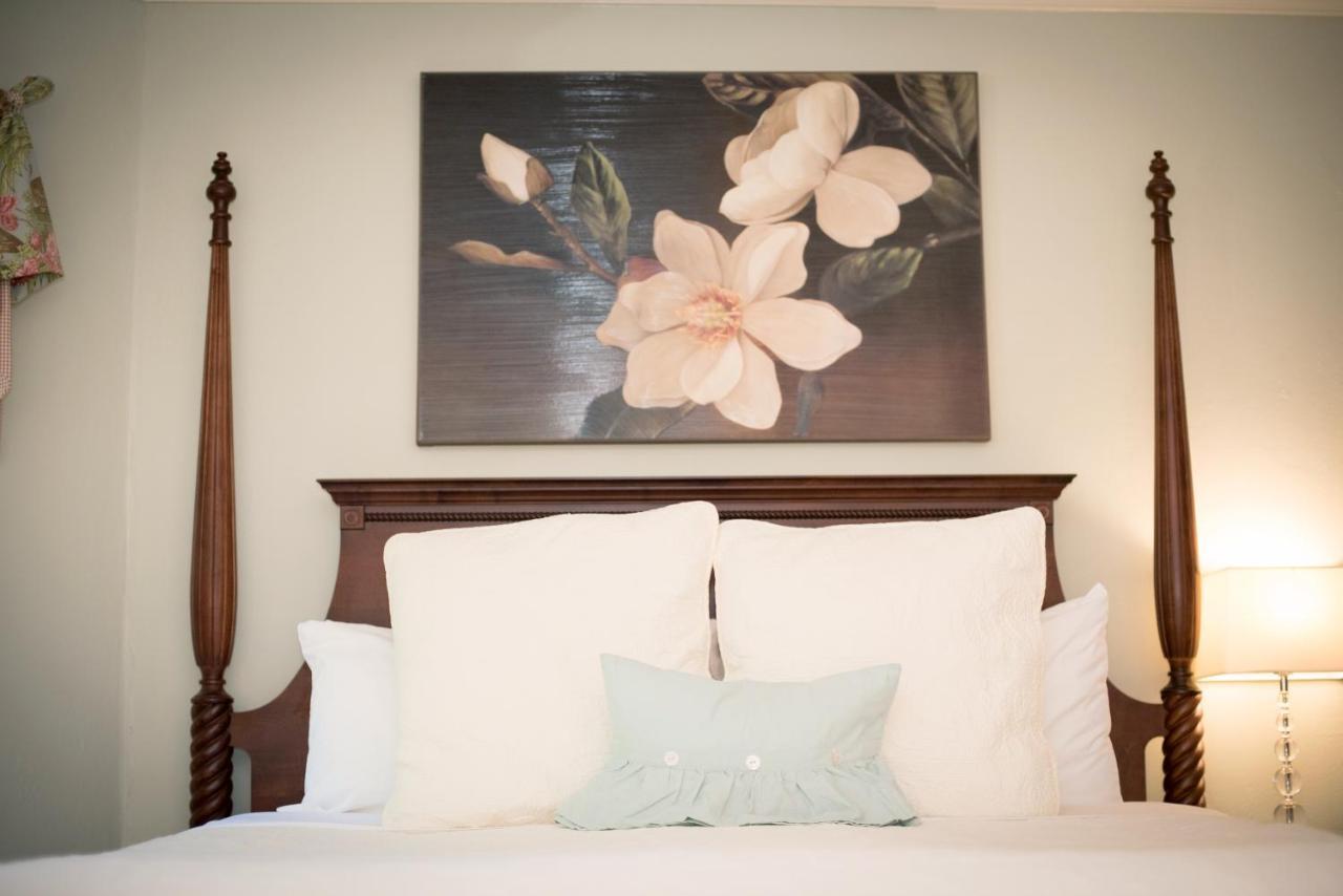 Pinecrest Bed & Breakfast Эшвилл Экстерьер фото