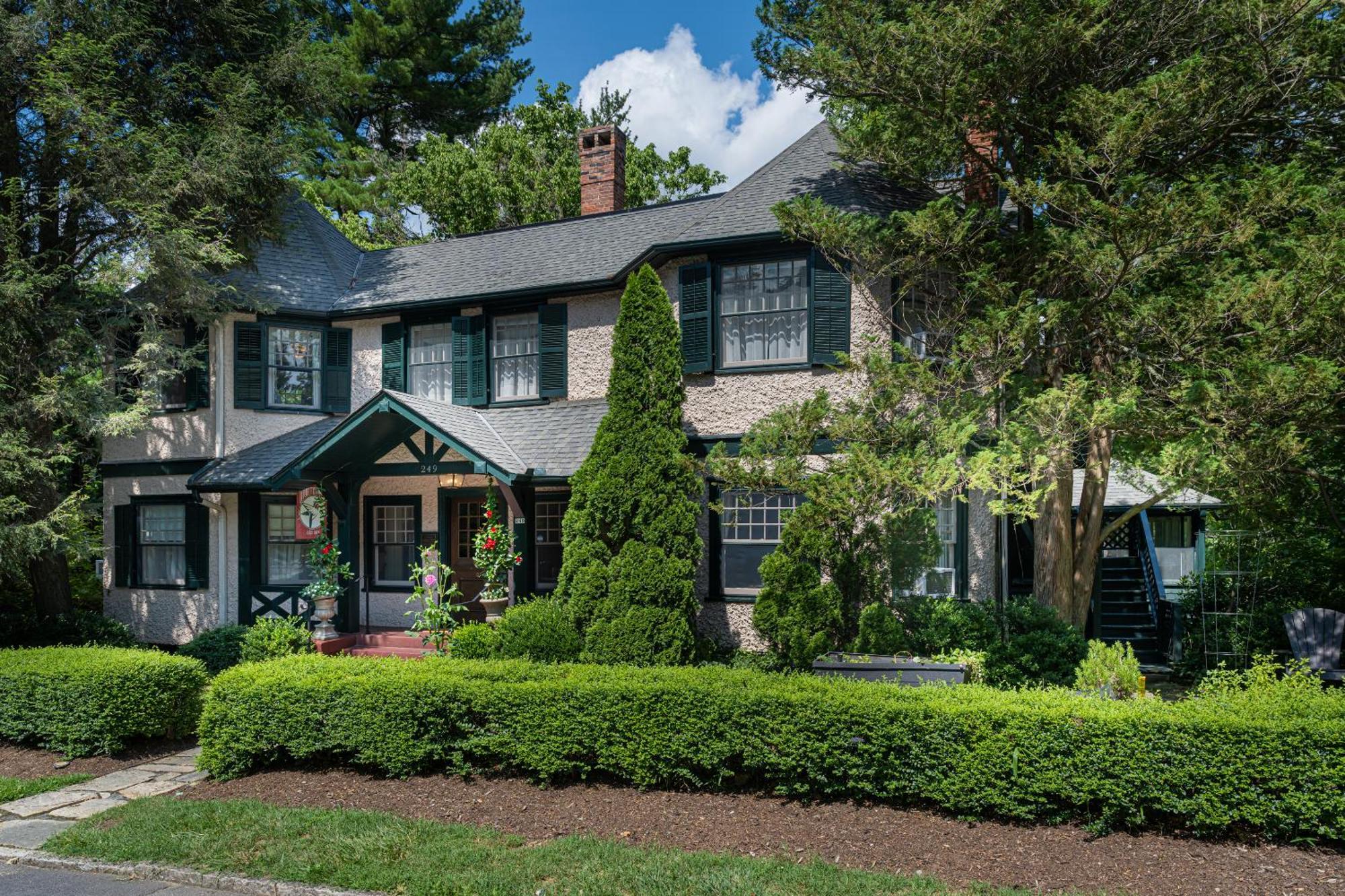 Pinecrest Bed & Breakfast Эшвилл Экстерьер фото