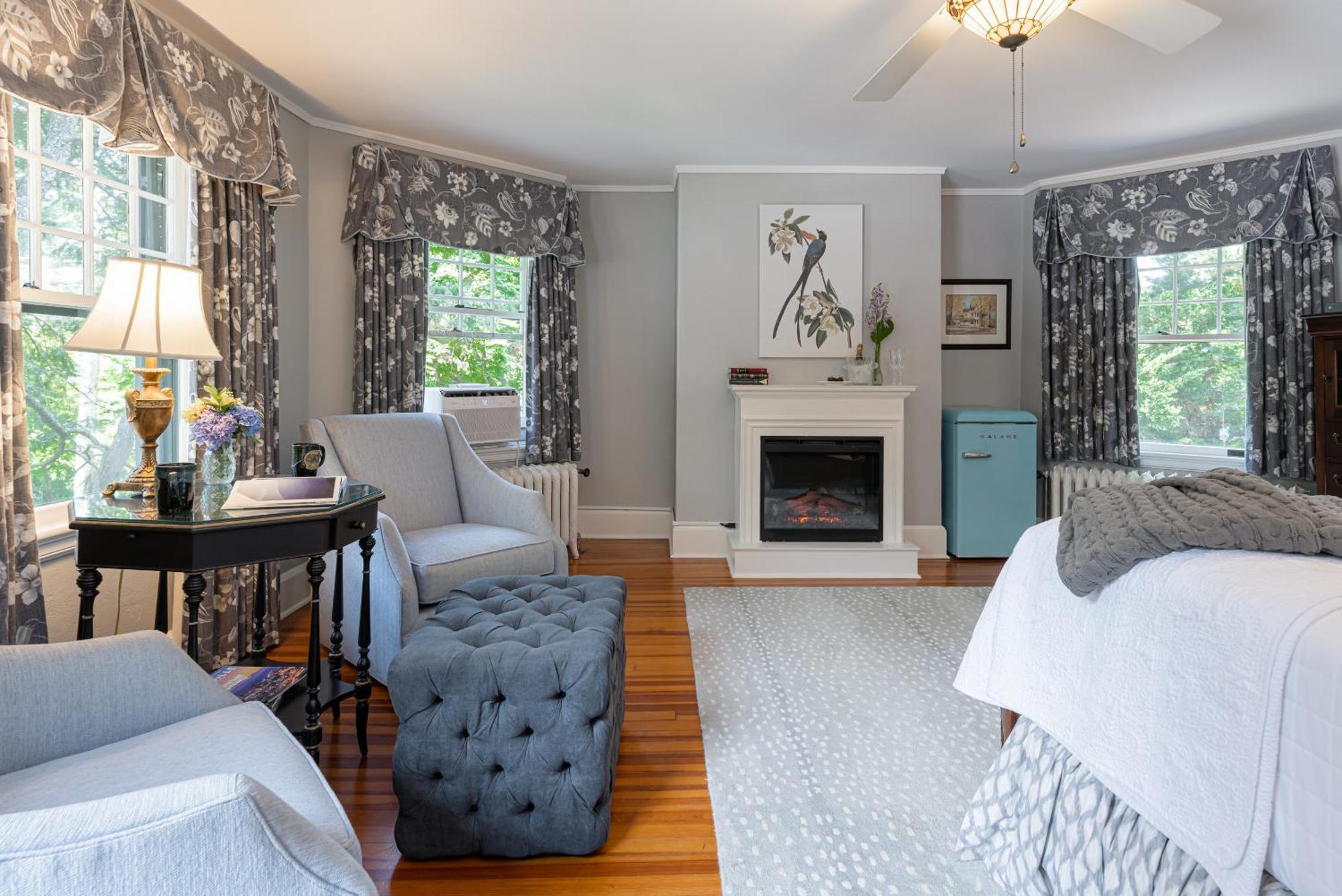 Pinecrest Bed & Breakfast Эшвилл Экстерьер фото
