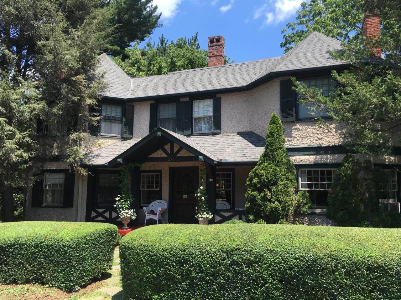 Pinecrest Bed & Breakfast Эшвилл Экстерьер фото