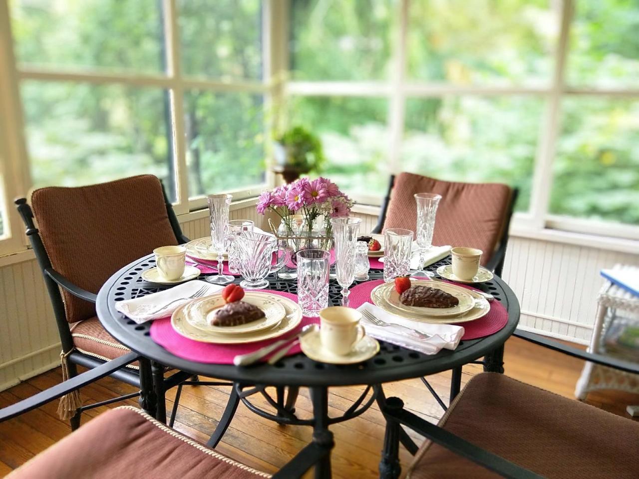 Pinecrest Bed & Breakfast Эшвилл Экстерьер фото