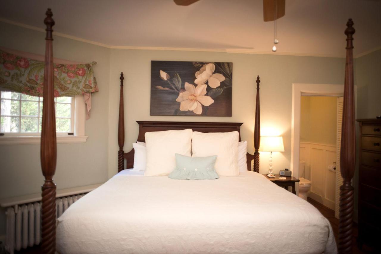 Pinecrest Bed & Breakfast Эшвилл Экстерьер фото